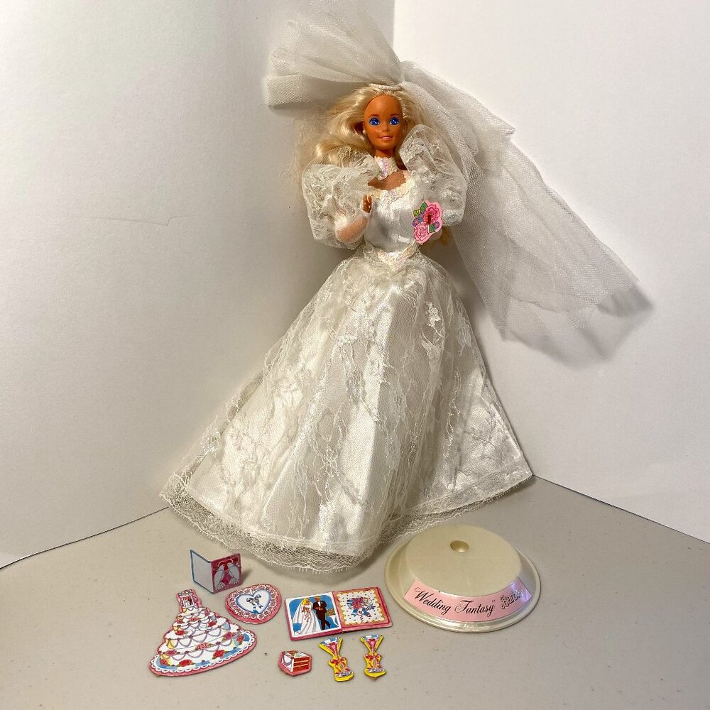 Wedding Fantasy Barbie, Blonde 1989 Vintage Mattel #2125 + Some Accessories